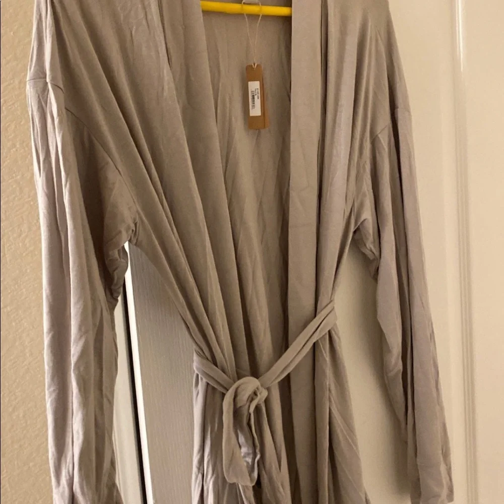 Skims Talc Robe - Picture 4 of 6